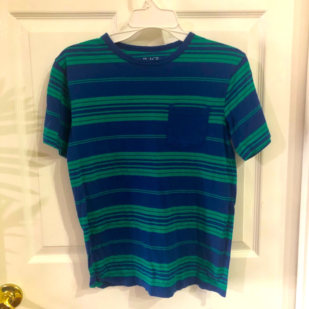 The children’s place T-shirt for boys sz l